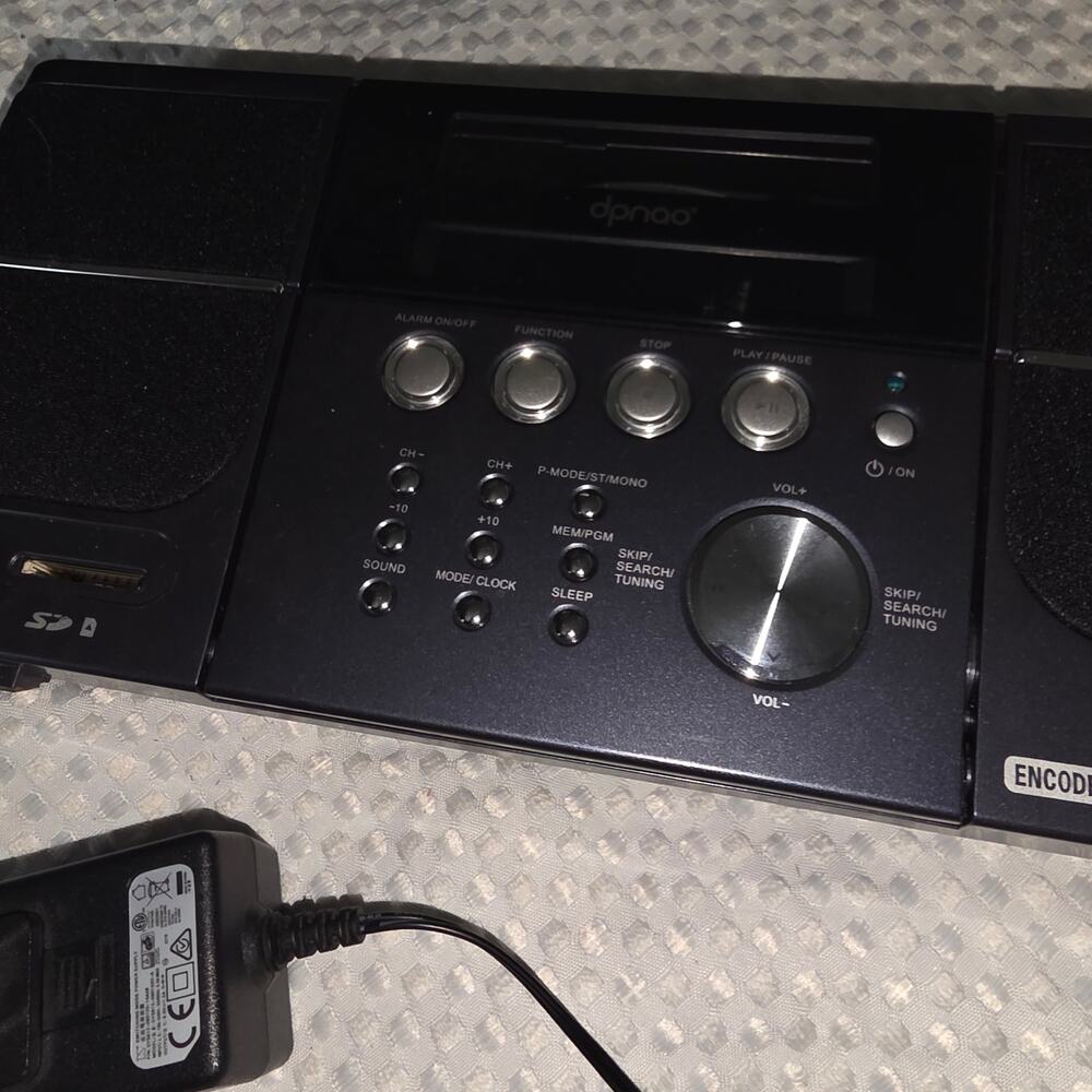 VELOUR YW-006 CD PORTABLE PLAYER RADIO ALARM - Picture 2 of 5